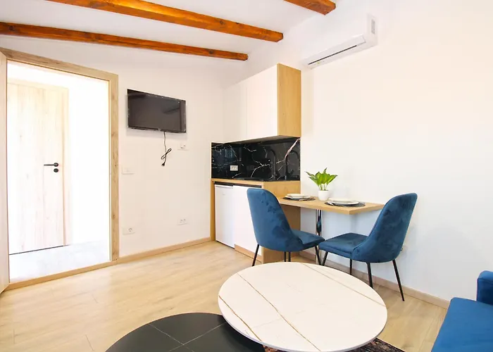 Apartment Old Town 2337
